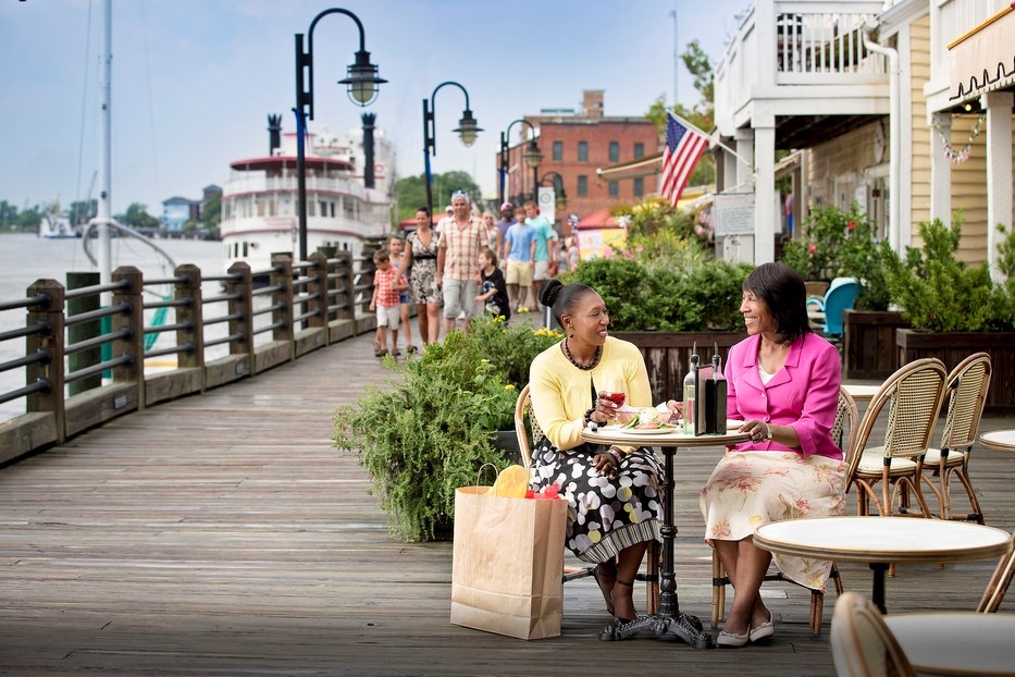 Dining on the Riverwalk