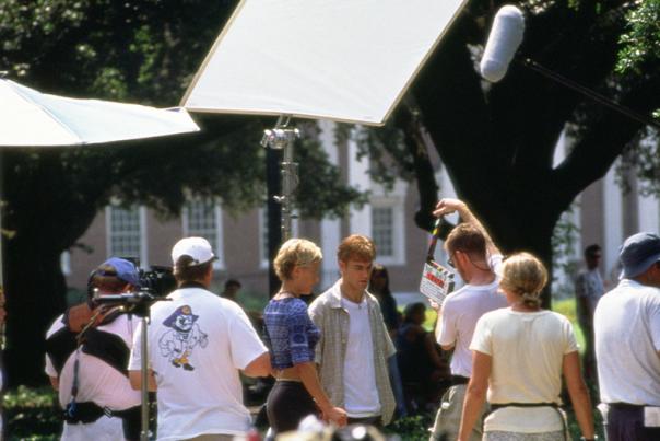 Michelle Williams and James Van Der Beek on set of Dawson's Creek