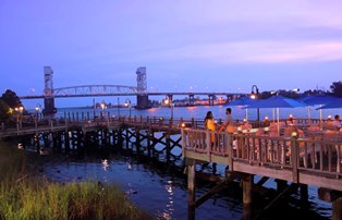 Wilmington Riverwalk and Cape Fear River